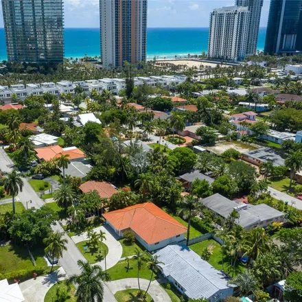 Image 2 - 280 191st Street, Golden Shores, Sunny Isles Beach, FL 33160, USA - House for sale