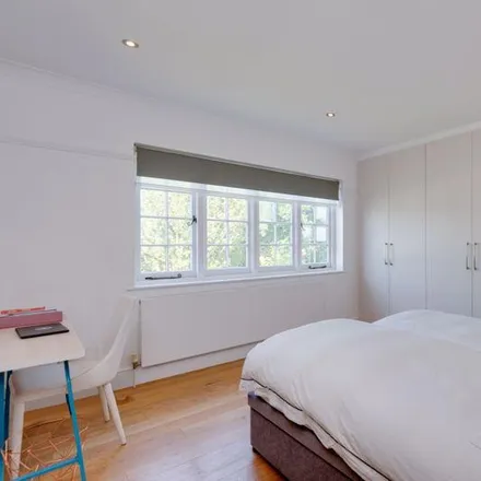 Image 7 - Hail & Ride Willifield Way, Willifield Way, London, NW11 7XT, United Kingdom - House for rent