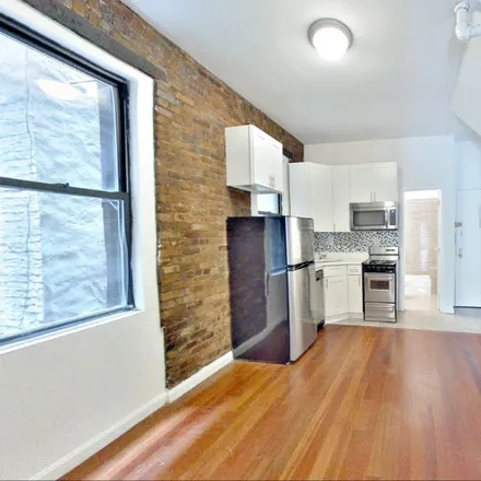 Image 4 - 7 Carmine Street, New York, NY 10014, USA - Apartment for rent