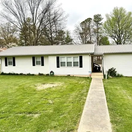 Buy this 3 bed house on 871 Alice Street in Dexter, MO 63841