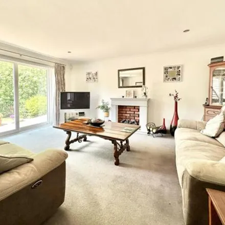Image 2 - Meadow View Close, Sidmouth, EX10 9AP, United Kingdom - House for sale