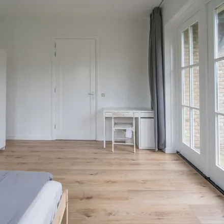 Rent this 8 bed room on Osdorperweg 926A in 1067 TE Amsterdam, Netherlands