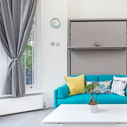 Rent this studio apartment on 10 Nevern Road in London, SW5 9PJ