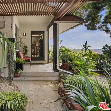 Image 4 - 6801 Sunny Cove, Los Angeles, CA 90068, USA - House for sale