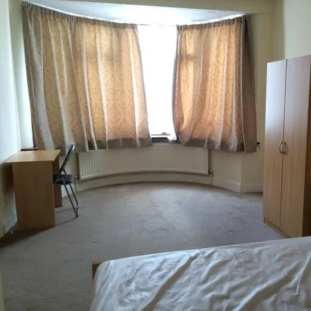 Image 1 - Girton Avenue, London, NW9 9TG, United Kingdom - Room for rent