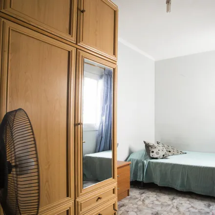 Rent this 4 bed room on Carrer de les Muses in 08905 l'Hospitalet de Llobregat, Spain