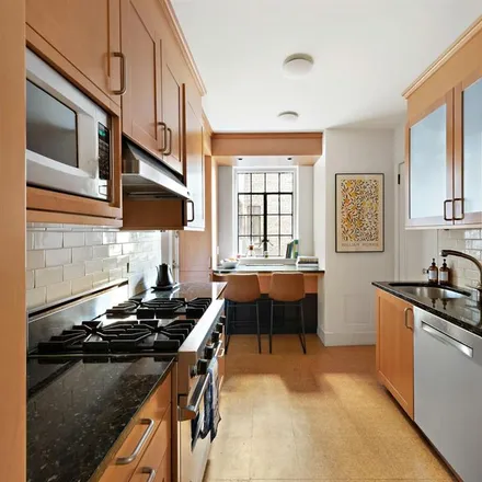 Image 2 - 40 -50 EAST 10TH STREET 4L in Greenwich Village - Apartment for sale