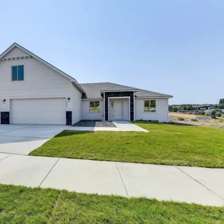 Buy this 4 bed house on West 30th Avenue in Kennewick, WA 99338