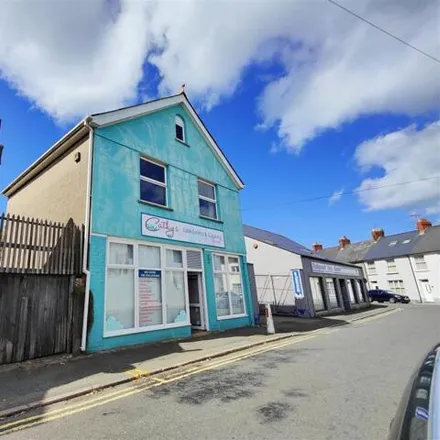 Buy this studio house on 4 Brodog Terrace in Fishguard, SA65 9NW