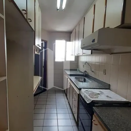 Rent this 3 bed apartment on Rua 13-A in Setor Aeroporto, Goiânia - GO