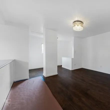 Image 4 - 23 West 109th Place, Chicago, IL 60628, USA - House for sale