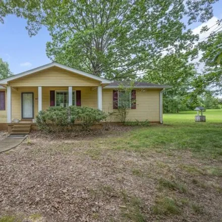 Buy this 3 bed house on 471 Old Highway 46 S in Dickson, Tennessee