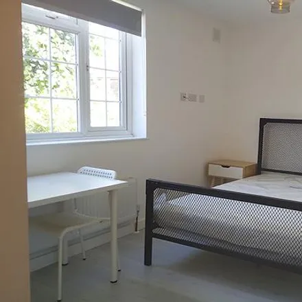 Image 8 - 111 Bramshot Avenue, London, SE7 7HX, United Kingdom - Room for rent