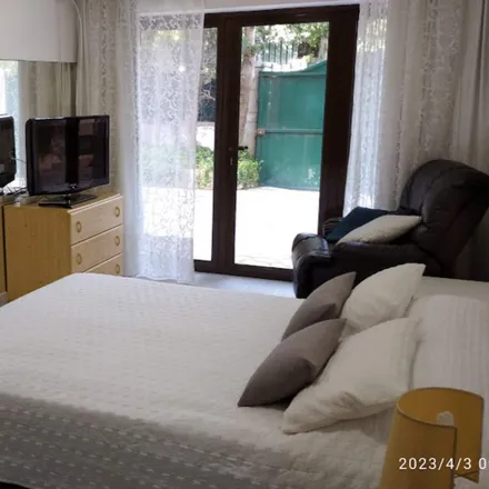 Rent this studio apartment on Avenida Marginal 6523 in 2765-353 Cascais, Portugal