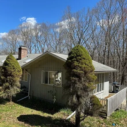 Buy this 4 bed house on 231 Summer Hill Road in Madison, CT 06443