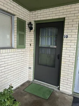 Rent this 2 bed apartment on 899 May Street in Houma, LA 70363