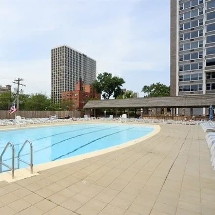 Image 6 - Imperial Towers, 4250 North Marine Drive, Chicago, IL 60613, USA - Condo for rent