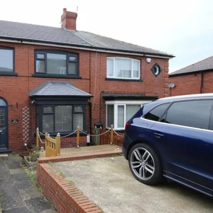 Image 1 - Royston Road, Upper Cudworth, S72 8AB, United Kingdom - Townhouse for sale