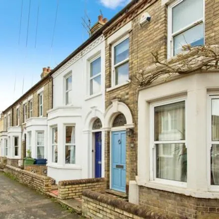 Buy this 4 bed townhouse on 46 Hemingford Road in Cambridge, CB1 3BZ