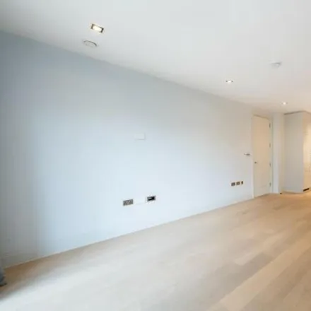 Image 5 - IMG, Hogarth Lane, London, W4 2TH, United Kingdom - Apartment for sale