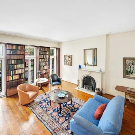 Image 3 - 420 East 84th Street, New York, NY 10028, USA - Townhouse for sale