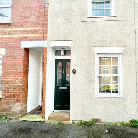 Rent this 2 bed townhouse on 6 Garnet Street in Katesgrove, Reading