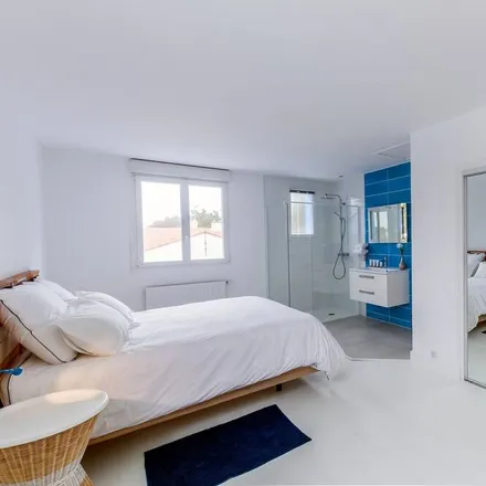 Rent this 5 bed house on 44770 La Plaine-sur-Mer