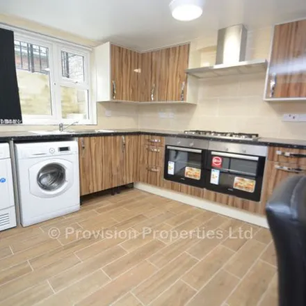 Rent this 5 bed townhouse on Branksome Terrace in Leeds, LS6 1RG