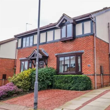 Buy this 3 bed duplex on Chesterton Court in Horbury, WF4 5QU