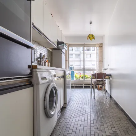 Rent this 3 bed apartment on 34 Rue Miollis in 75015 Paris, France