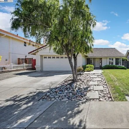 Buy this 4 bed house on 4686 Empire Street in Union City, CA 94587