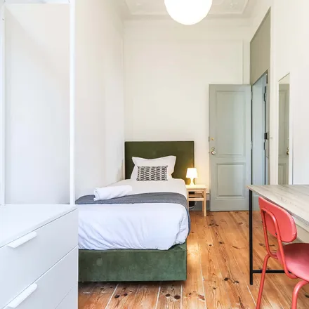 Rent this 7 bed room on Peixaria da Esquina in Rua Correia Teles 56, 1350-102 Lisbon