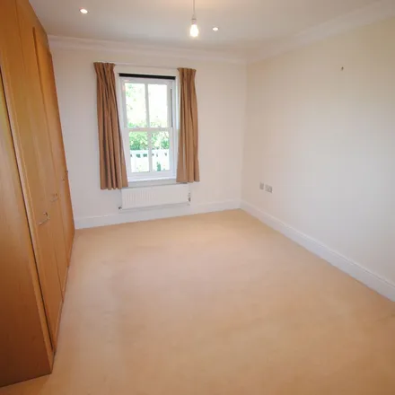 Image 1 - Crondall House, Leaden Vere, Long Sutton, RG29 1TS, United Kingdom - Apartment for rent