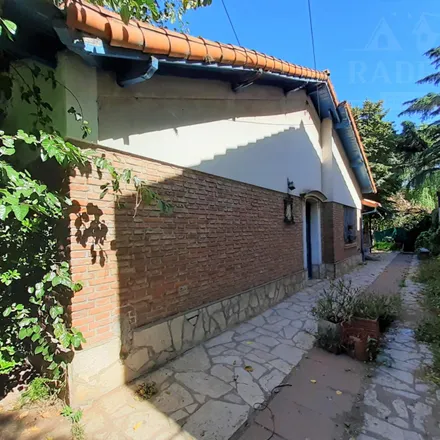 Buy this studio house on Leonardo Rosales 451 in Adrogué, Argentina