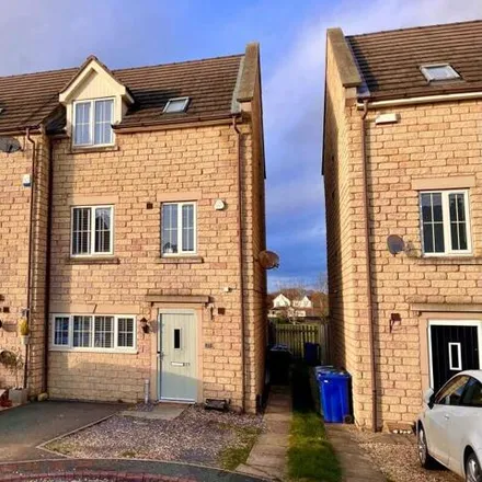 Buy this 3 bed townhouse on Elm Close in Rossington, DN11 0YH