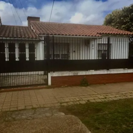 Buy this 2 bed house on Presidente Derqui 2102 in Partido de Lomas de Zamora, 1828 Banfield