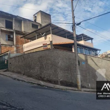 Buy this 3 bed house on Rua Doutor Eurico Viana in São Benedito, Juiz de Fora - MG