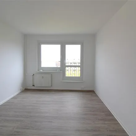 Rent this 4 bed apartment on Neuplanitzer Straße 37 in 08062 Zwickau, Germany