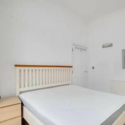 Image 6 - 28 Earl's Court Gardens, London, SW5 0TR, United Kingdom - Townhouse for rent