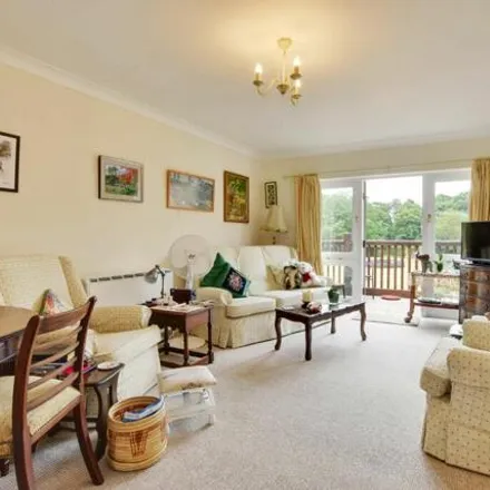 Image 2 - The Lindens, Towcester, NN12 6UY, United Kingdom - Apartment for sale