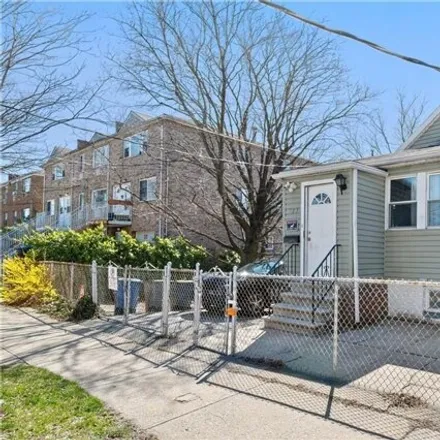 Buy this 3 bed house on 623 Hollywood Avenue in New York, NY 10465