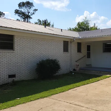 Buy this 4 bed house on 1428 Reed Street in Malvern, AR 72104