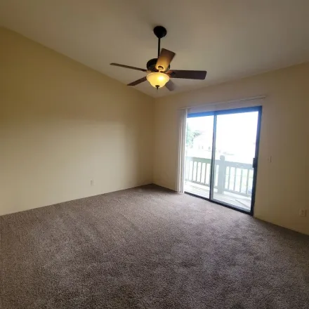 Image 3 - 907 Hickory Court, Carlsbad, CA 92011, USA - Apartment for rent
