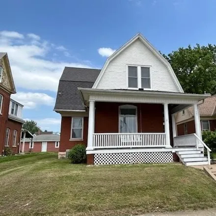 Buy this 5 bed house on 721 S 13th St in Quincy, Illinois