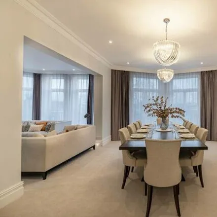 Image 5 - 103-121 Barkston Gardens, London, SW5 9AF, United Kingdom - Room for rent