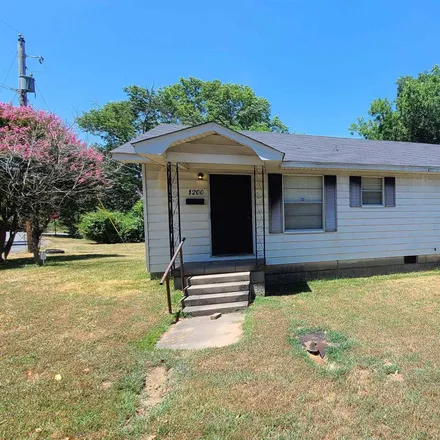 Rent this 2 bed house on 1202 Crest Road in North Little Rock, AR 72114