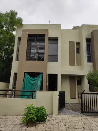 Buy this 4 bed house on Vyapam in Link Road 1, Bhopal District