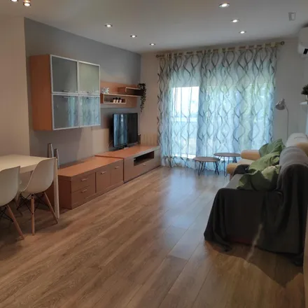 Rent this 3 bed apartment on 272 Vicente la Roda - Enginyer Fausto Elío in Carrer de Vicent la Roda, 46011 Valencia