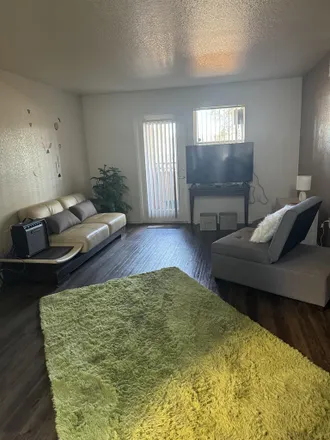 Image 2 - 4 West Rochelle Avenue, Spring Valley, NV 89103, USA - Room for rent