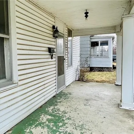 Image 5 - 415 South 8th Street, West Terre Haute, Vigo County, IN 47885, USA - House for sale